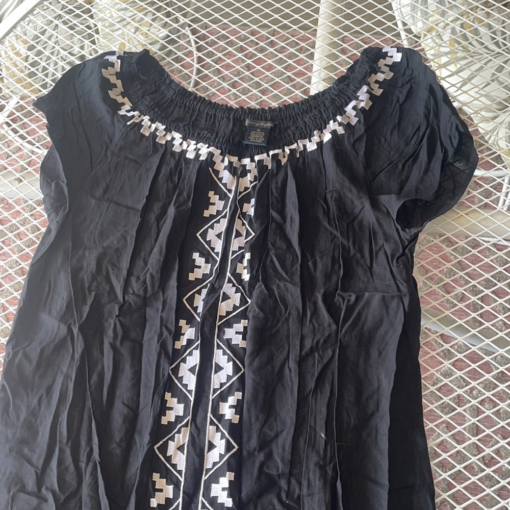 Sunny Taylor flowey black shirt